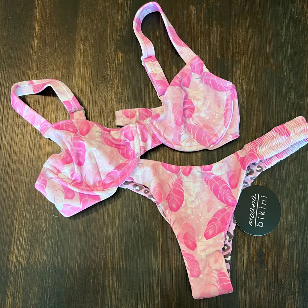 Bnwt moana farrah flamingo feather bikini